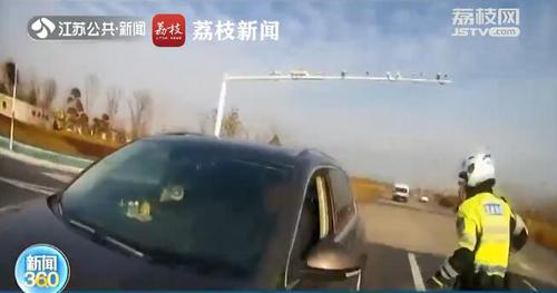 逃亡司机官方客户端的简单介绍-第1张图片-太平洋在线下载